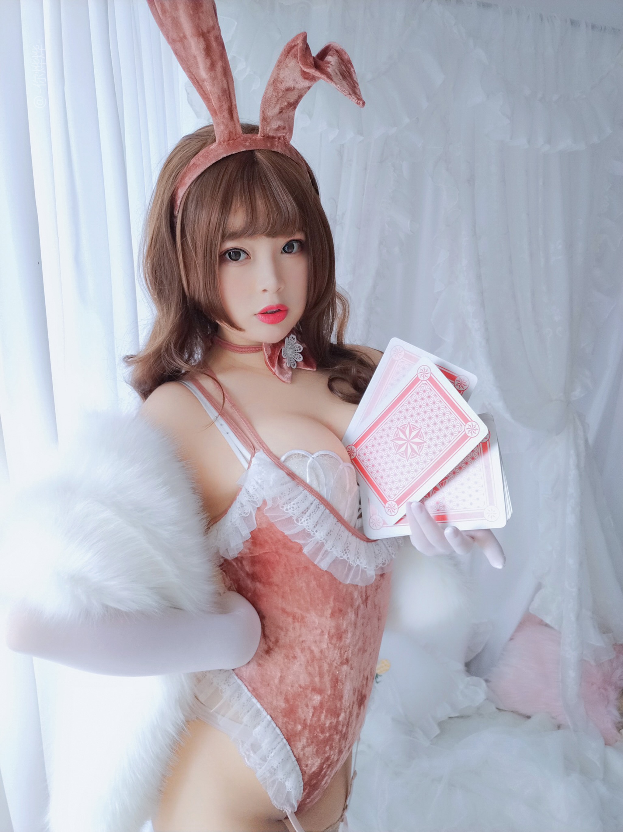 白烨烨_ - NO.004 白烨 赌场女郎 [58P16V]-XikXak